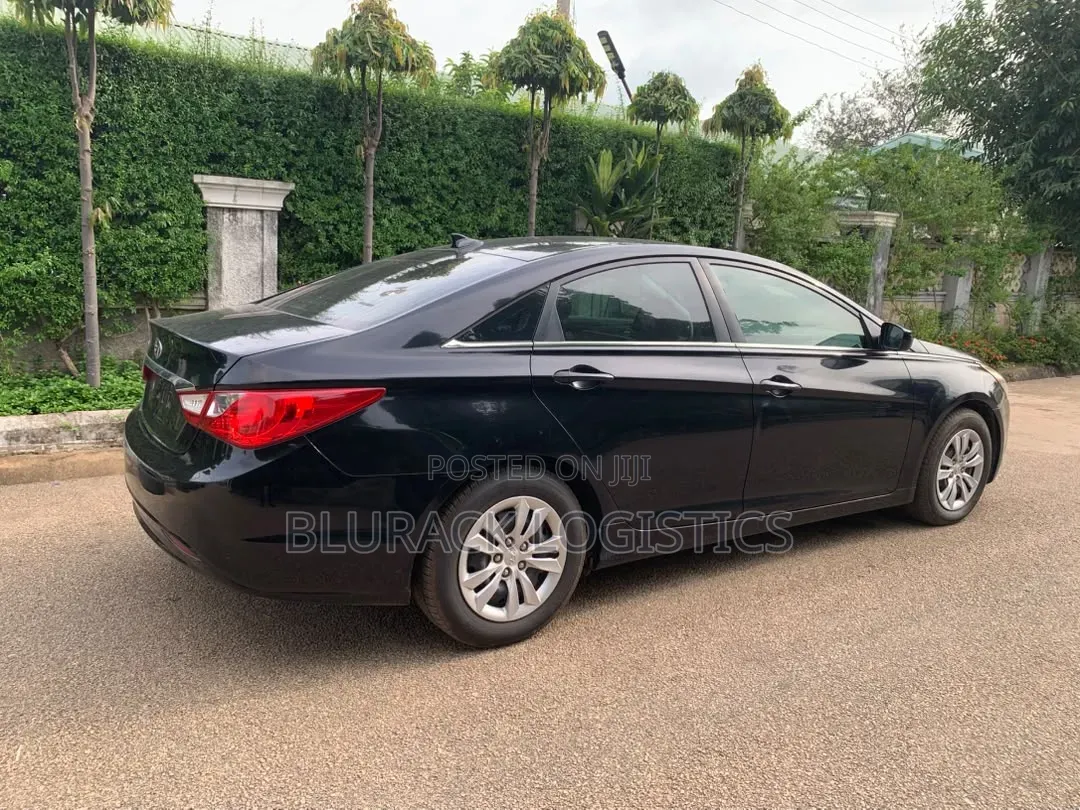 Hyundai Sonata GLS Sedan FWD (2.4L 4cyl 6A) 2012 Black
