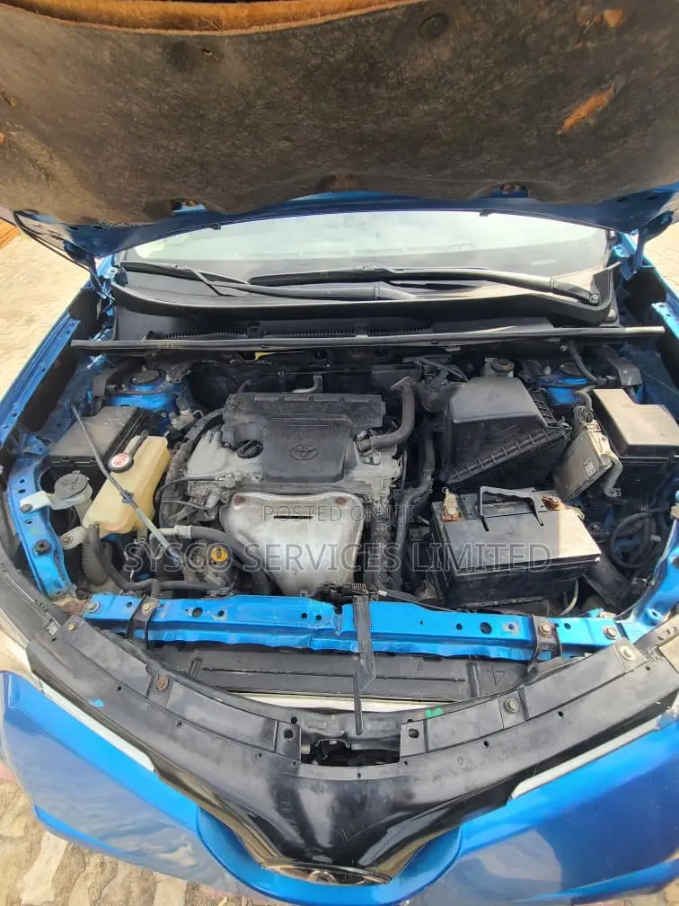 Toyota RAV4 XLE 4dr SUV (2.5L 4cyl 6A) 2018 Blue