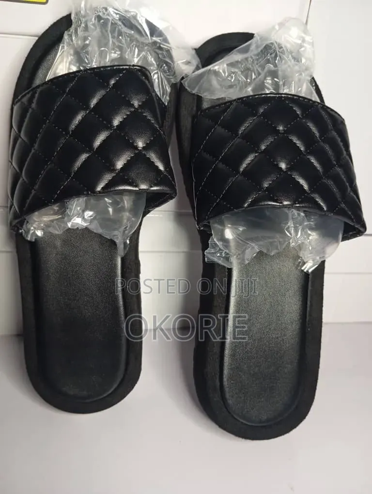 Women's Black Quilted Platform Slide Slippers