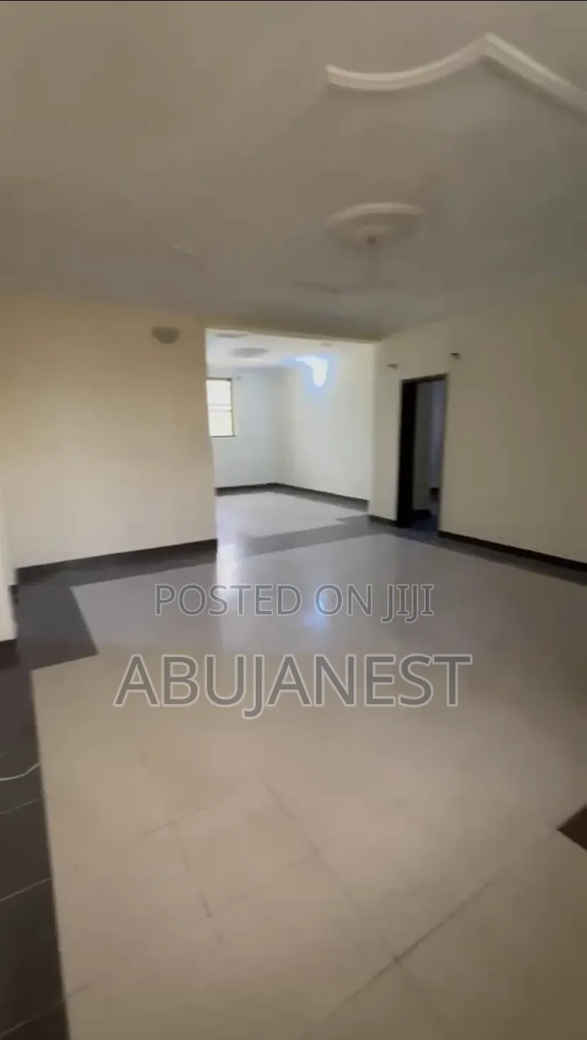 4bdrm Block of Flats in 4 Bedroom Spacious, Garki 2 for rent