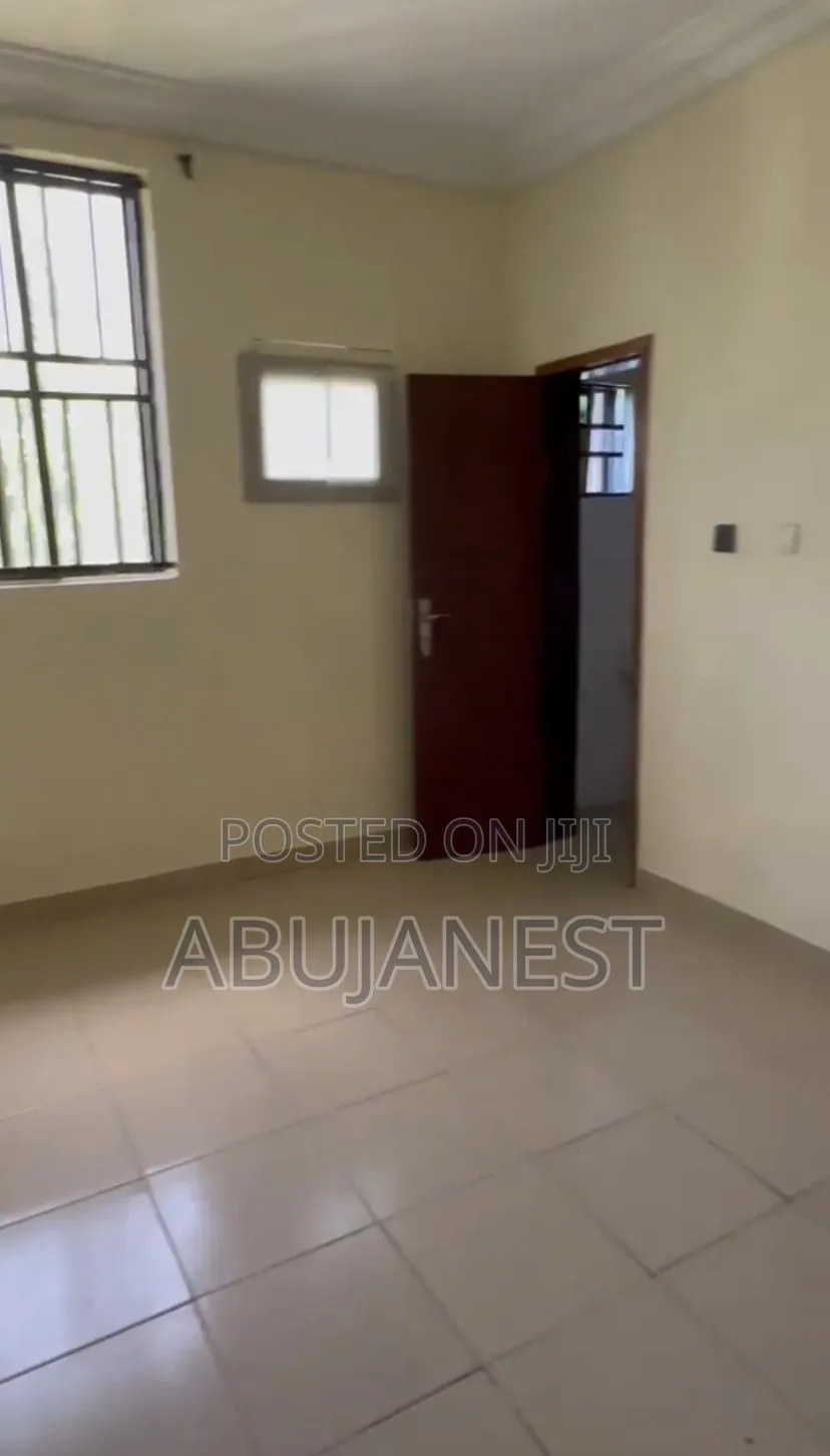 4bdrm Block of Flats in 4 Bedroom Spacious, Garki 2 for rent