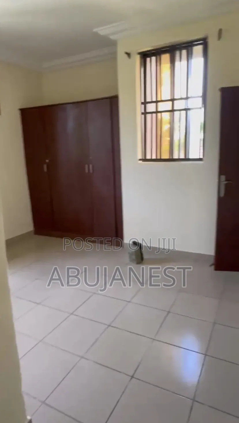 4bdrm Block of Flats in 4 Bedroom Spacious, Garki 2 for rent