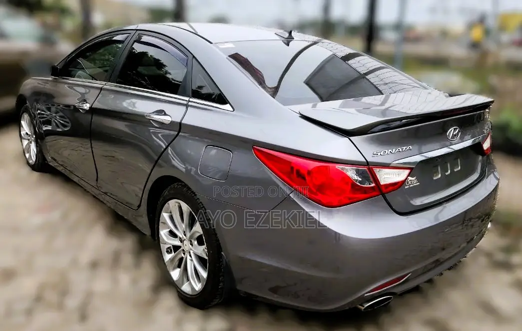 Hyundai Sonata Limited Sedan FWD (2.4L 4cyl 6A) 2013 Gray