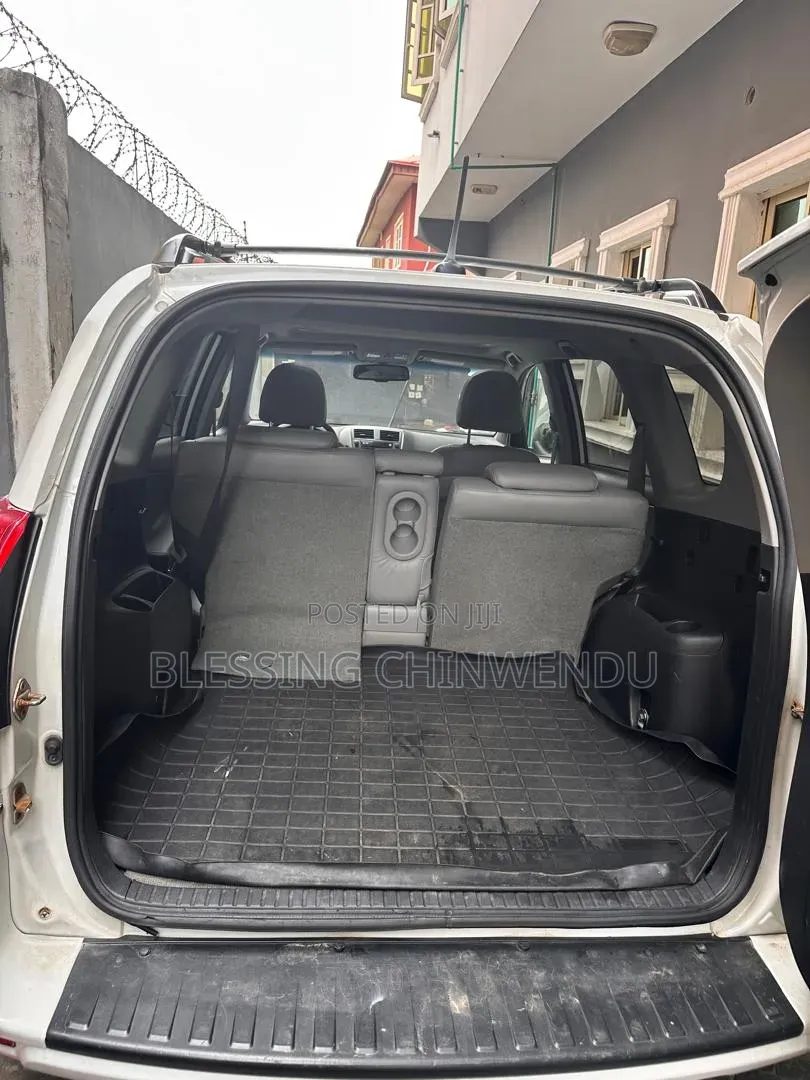 Toyota RAV4 3.5 Limited 4x4 2011 White