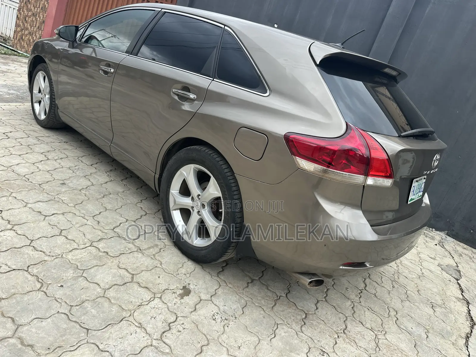Toyota Venza XLE 2010 Ivory