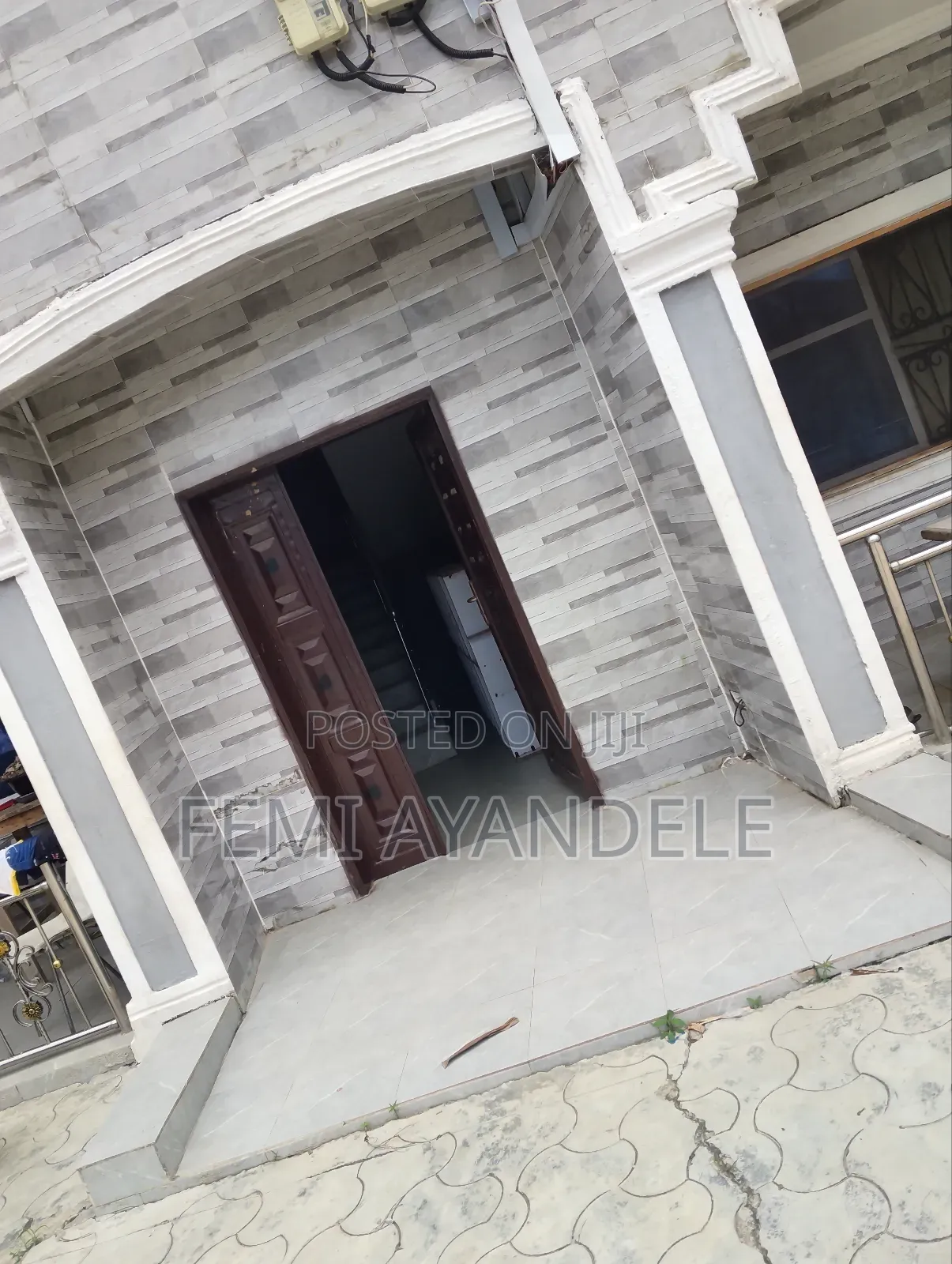 Furnished 3bdrm Apartment in Mary Land Estate, Igbogbo for rent