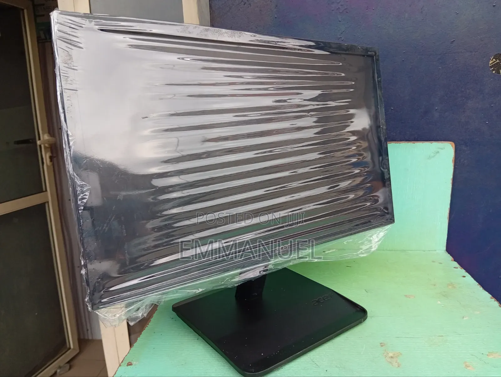 22 Inches Monitor