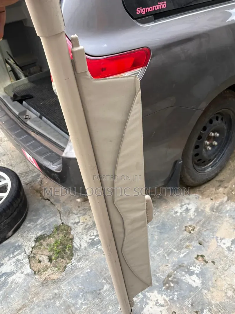 Venza Booth Cover