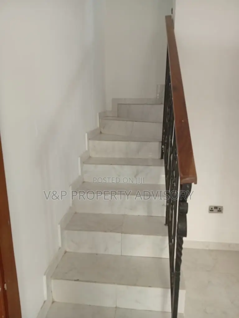 4bdrm House in Chevy View Estate, Chevron for rent