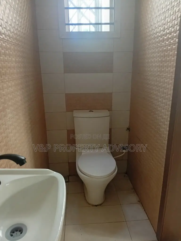 4bdrm House in Chevy View Estate, Chevron for rent