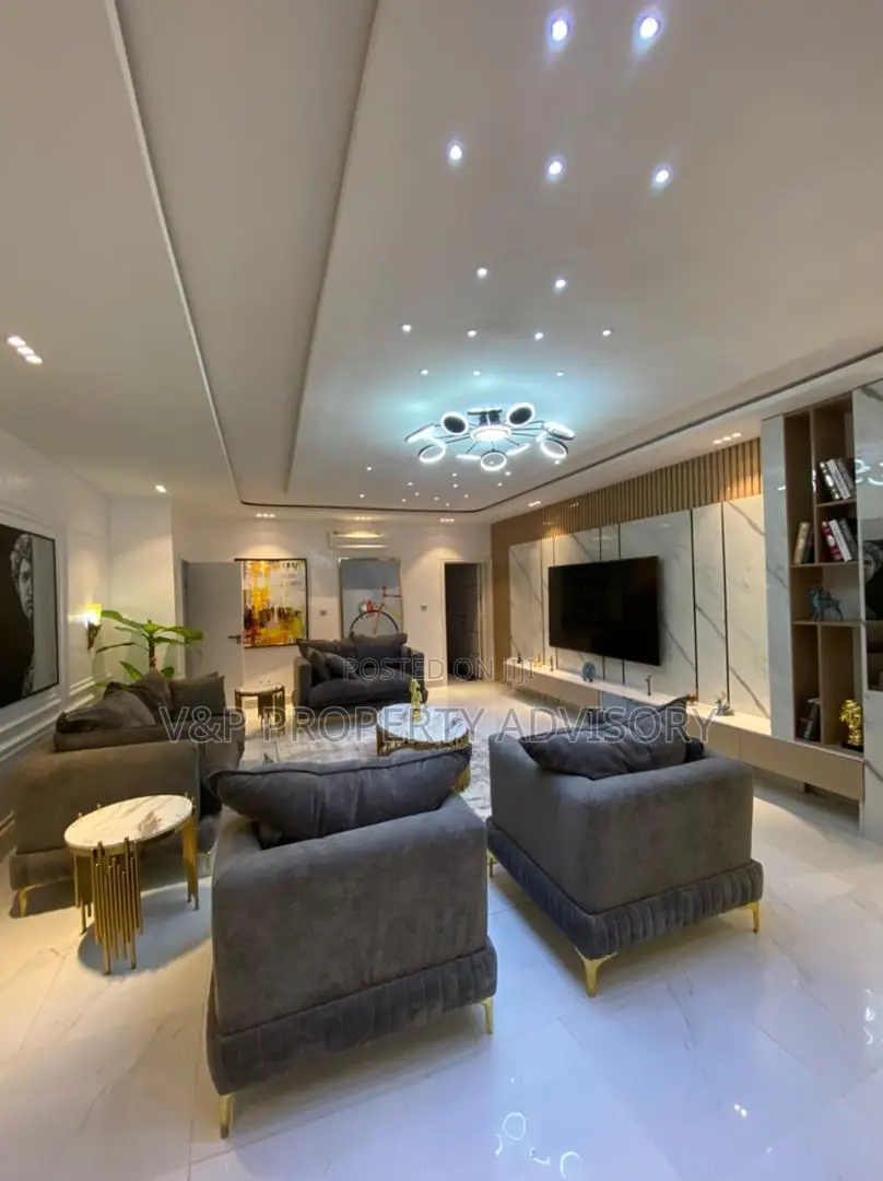 3bdrm Block of Flats in Banana Island for rent