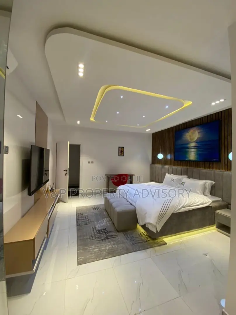 3bdrm Block of Flats in Banana Island for rent
