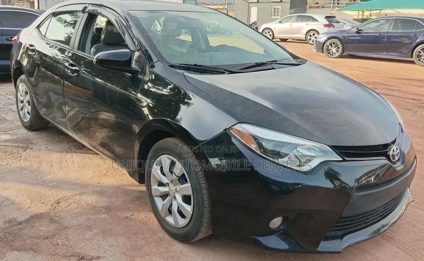 Toyota Corolla LE Premium 4dr Sedan (1.8L 4cyl CVT) 2016 Matt Black