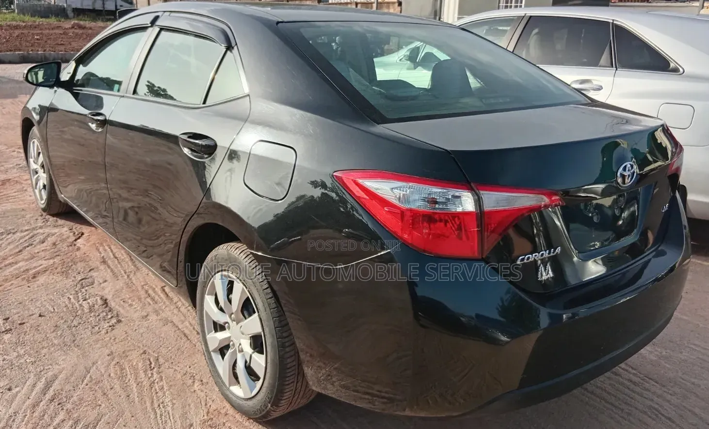Toyota Corolla LE Premium 4dr Sedan (1.8L 4cyl CVT) 2016 Matt Black