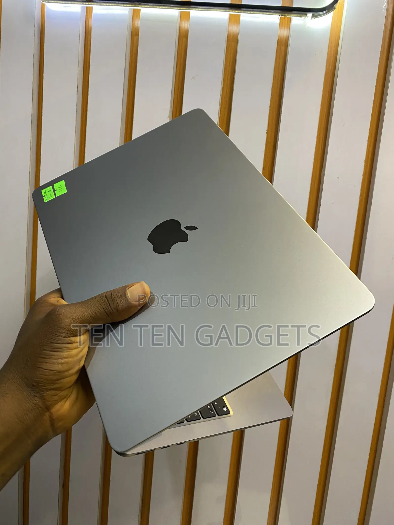 Laptop Apple MacBook Air 2022 M2 16GB Apple M2 SSD 512GB
