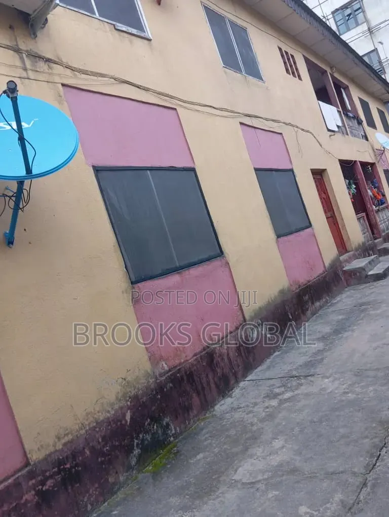 3bdrm Block of Flats in Warri for sale