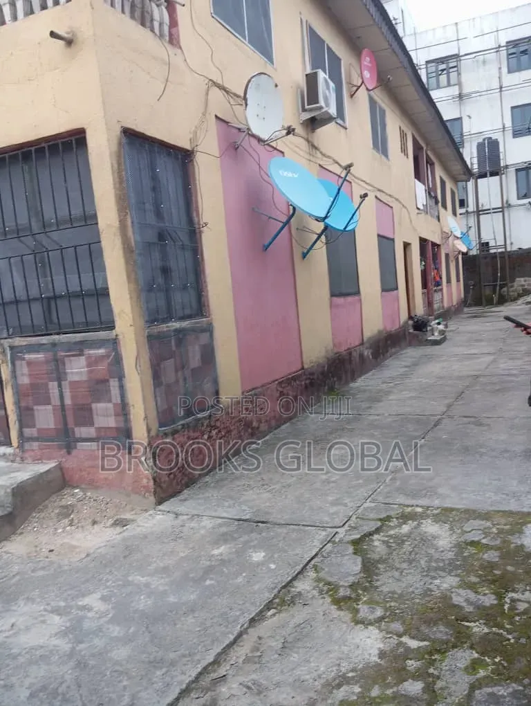 3bdrm Block of Flats in Warri for sale