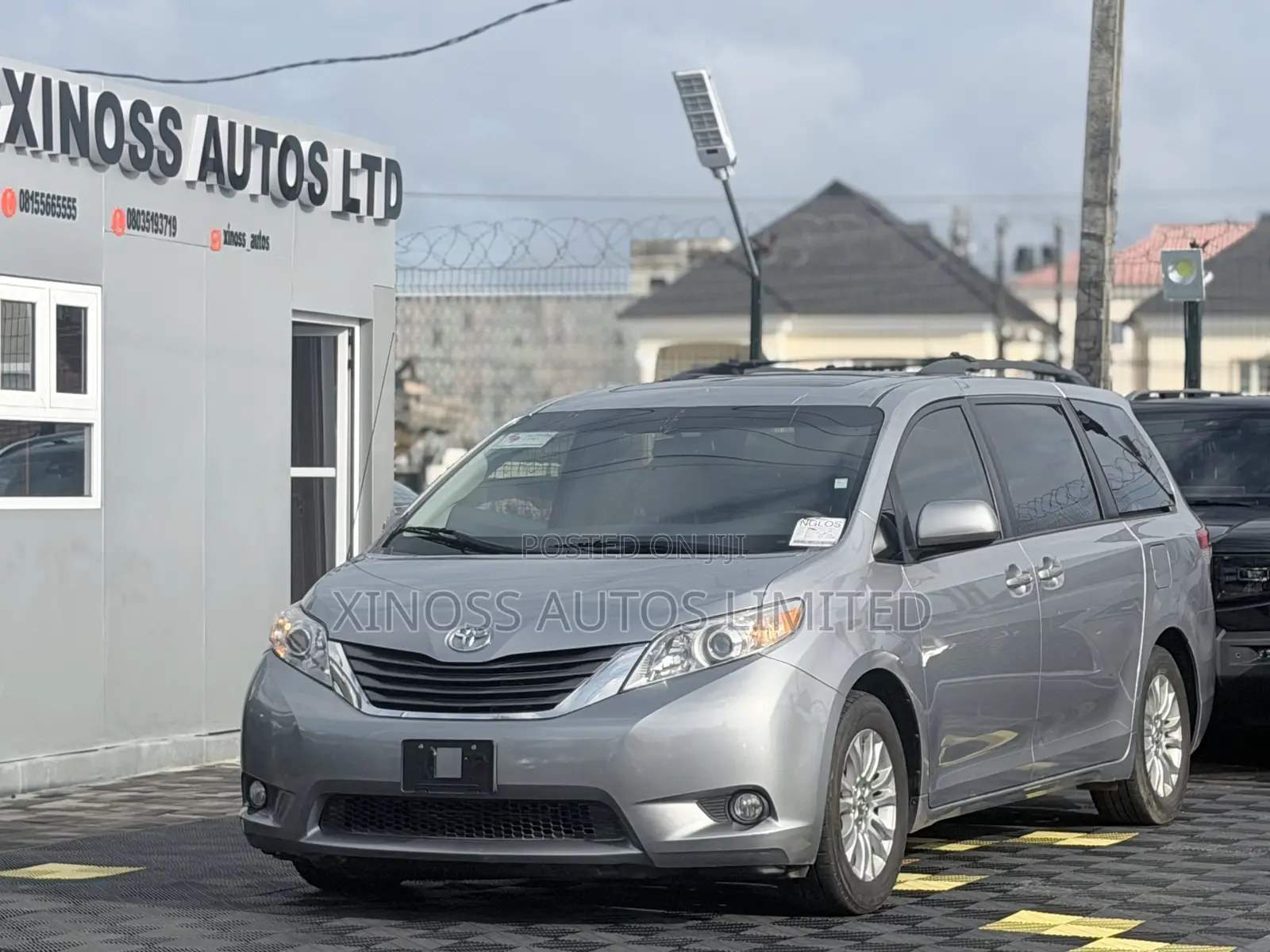 Toyota Sienna XLE FWD 8-Passenger 2013 Gray