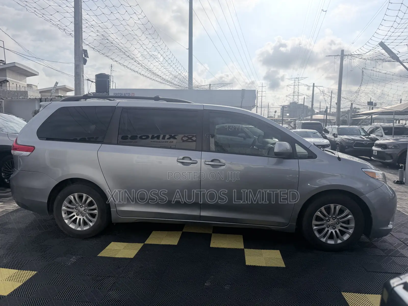 Toyota Sienna XLE FWD 8-Passenger 2013 Gray