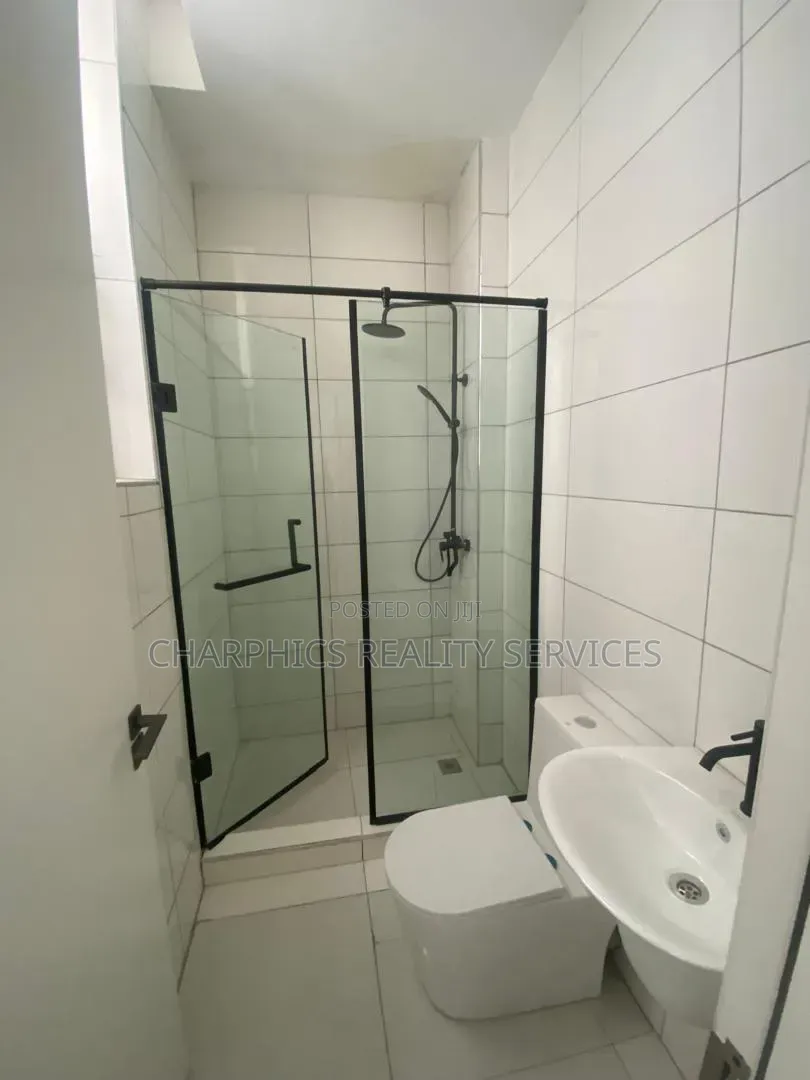 2bdrm Apartment in Lekki Phase 1 for rent