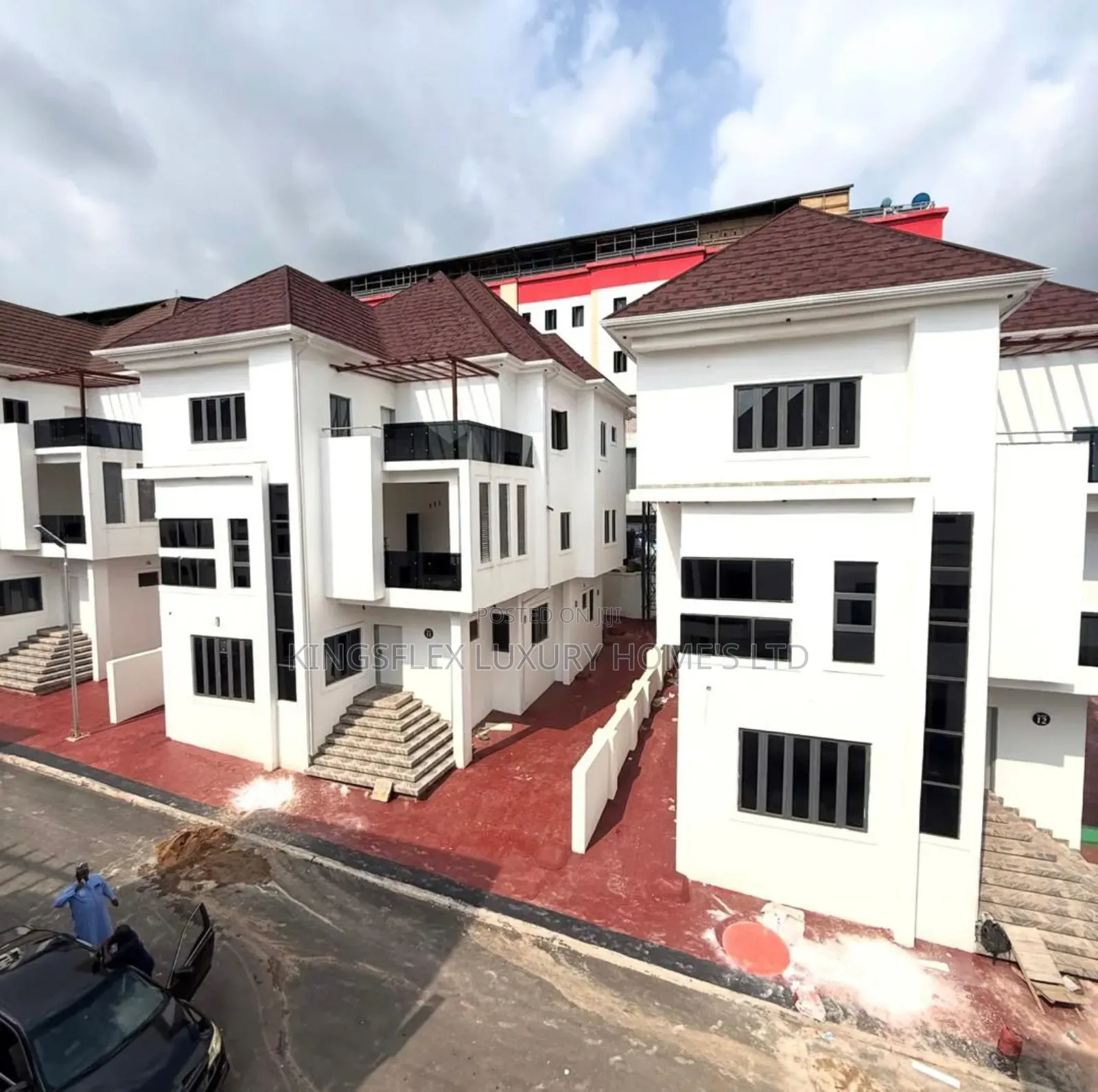 6bdrm Duplex in Estate, Guzape District for sale