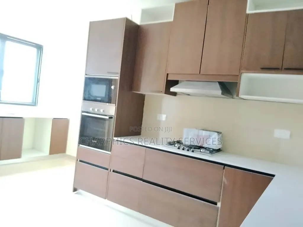2bdrm Apartment in Adeola Odeku for rent
