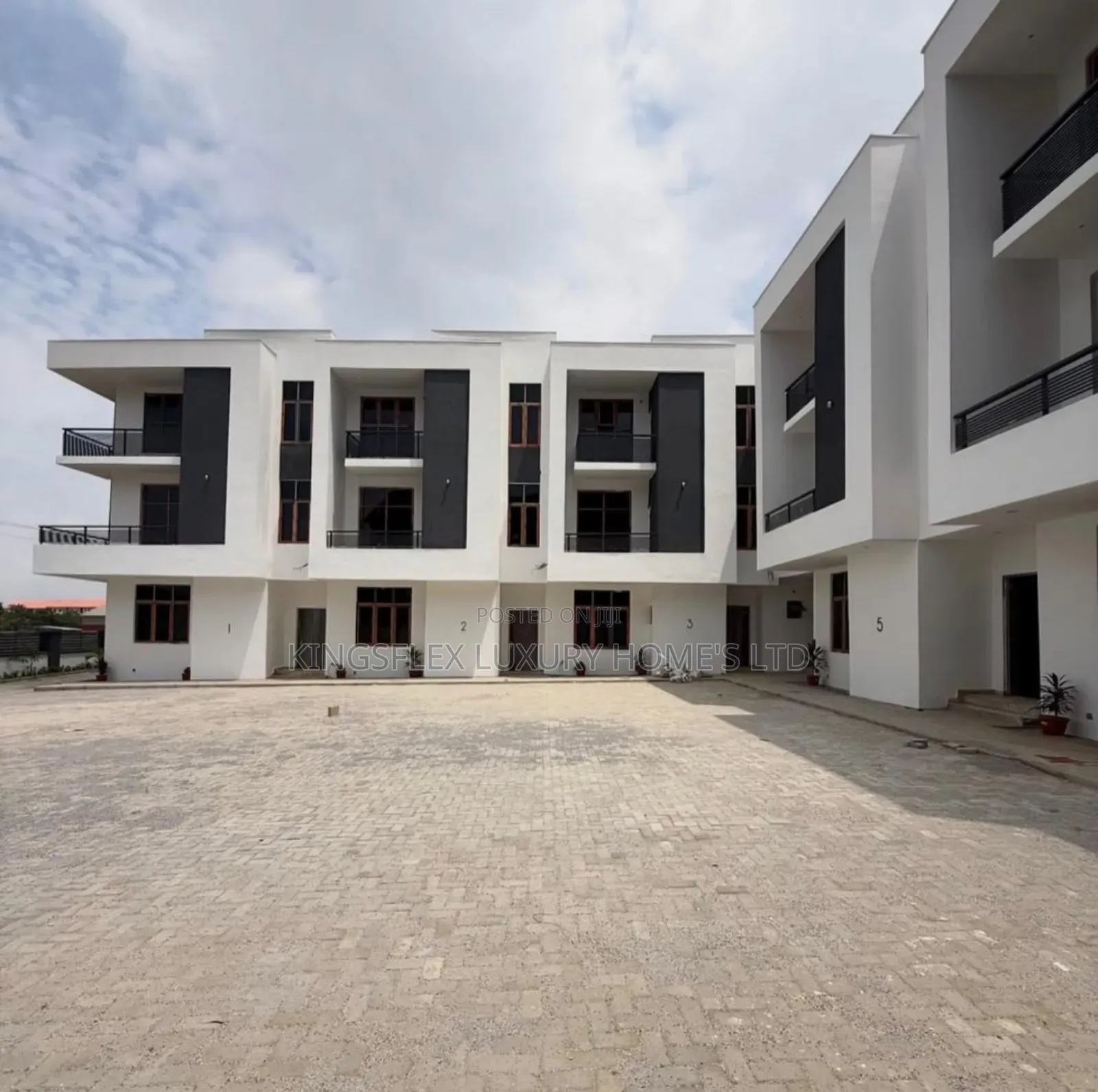 4bdrm Townhouse/Terrace in Estate, Katampe (Main) for sale