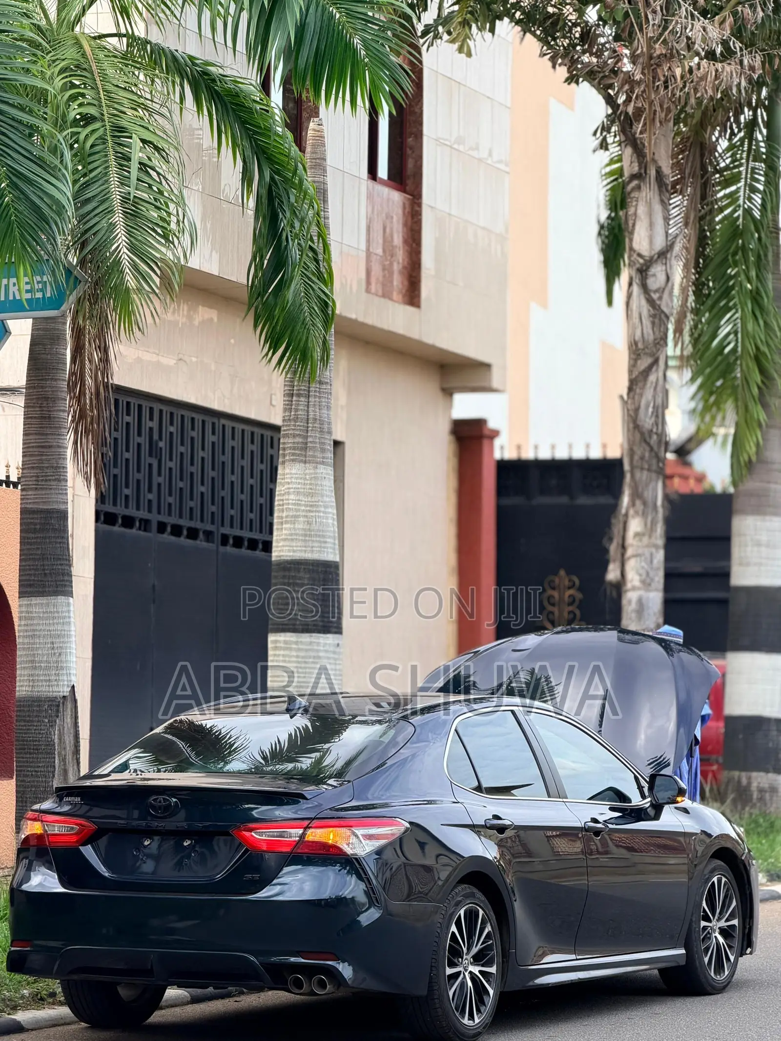 Toyota Camry SE (2.5L 4cyl 8A) 2019 Blue