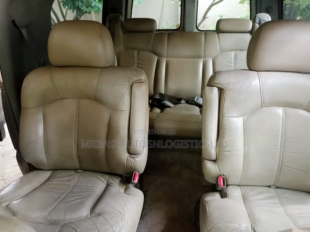 Chevrolet Suburban 2500 2006 Brown