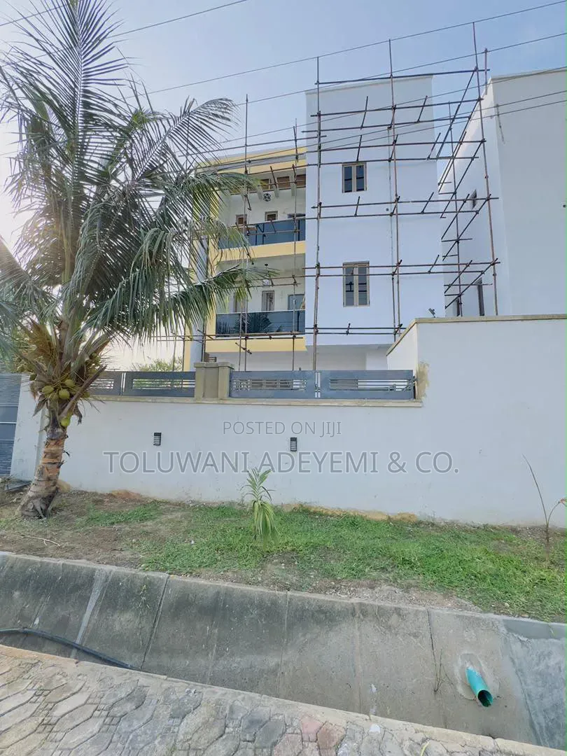 5 Bedroom Detached Duplex With Bq