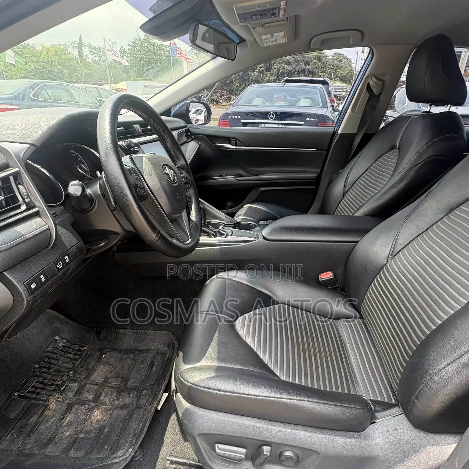 Toyota Camry SE (2.5L 4cyl 8A) 2019 Blue