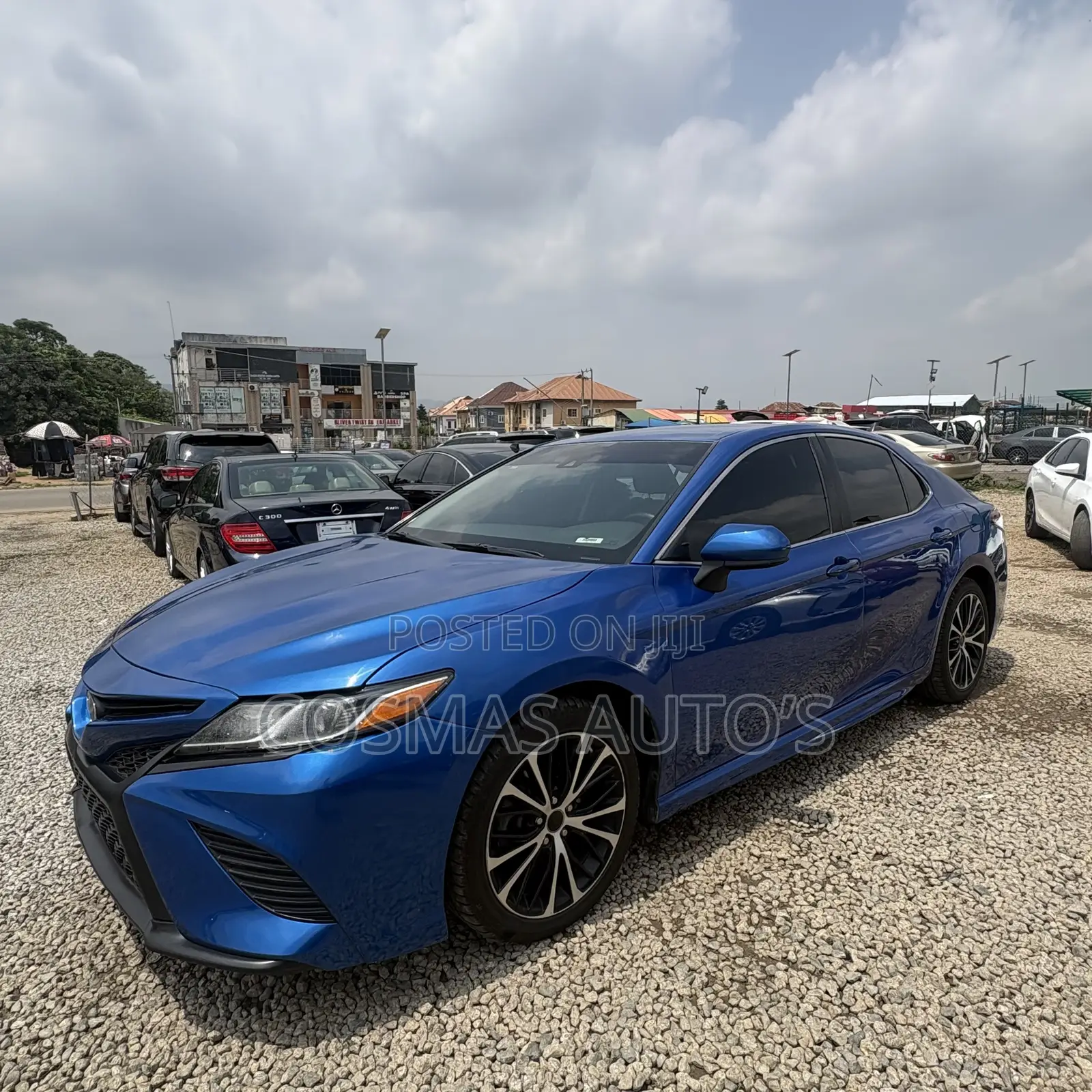 Toyota Camry SE (2.5L 4cyl 8A) 2019 Blue