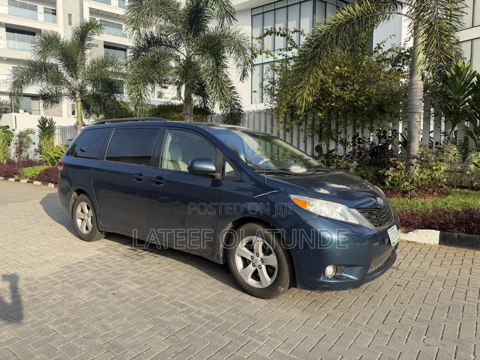 Toyota Sienna LE 8 Passenger 2011 Blue
