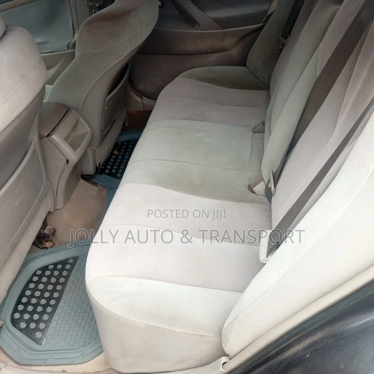 Toyota Camry LE 4dr Sedan (2.5L 4cyl 6A) 2011 Gray