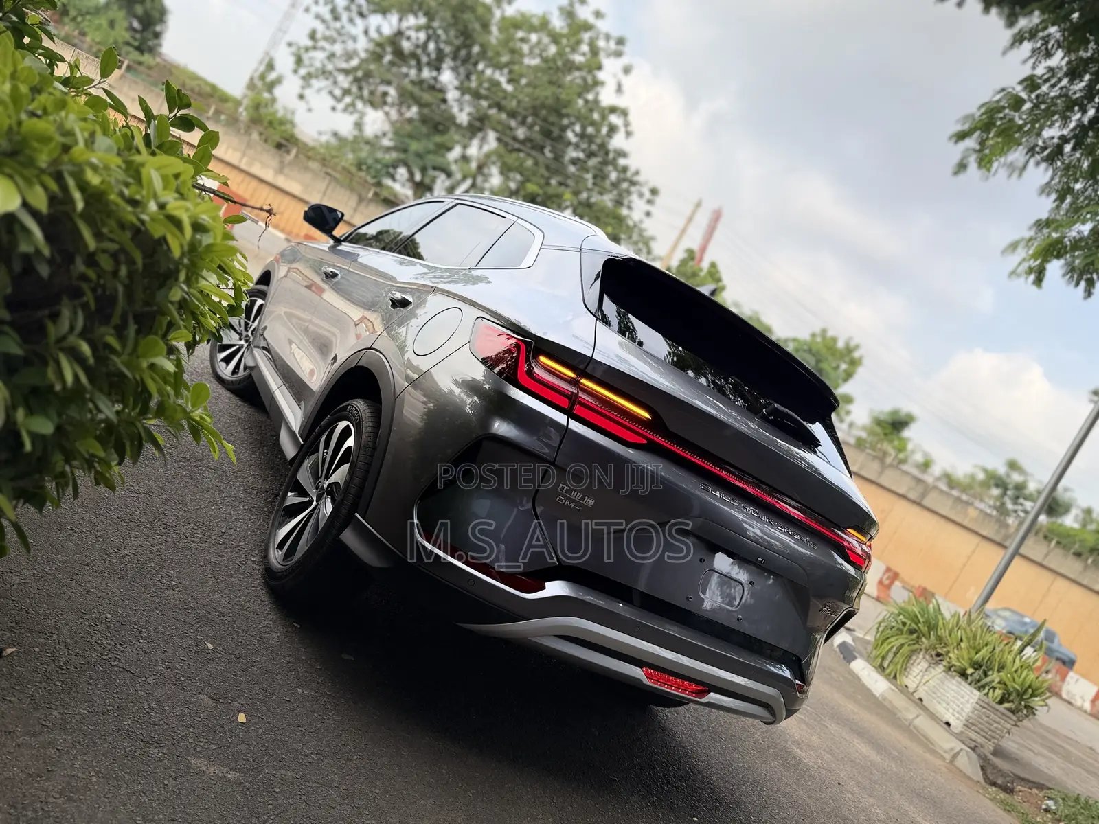 New BYD Song Plus DM-i 2025 Gray