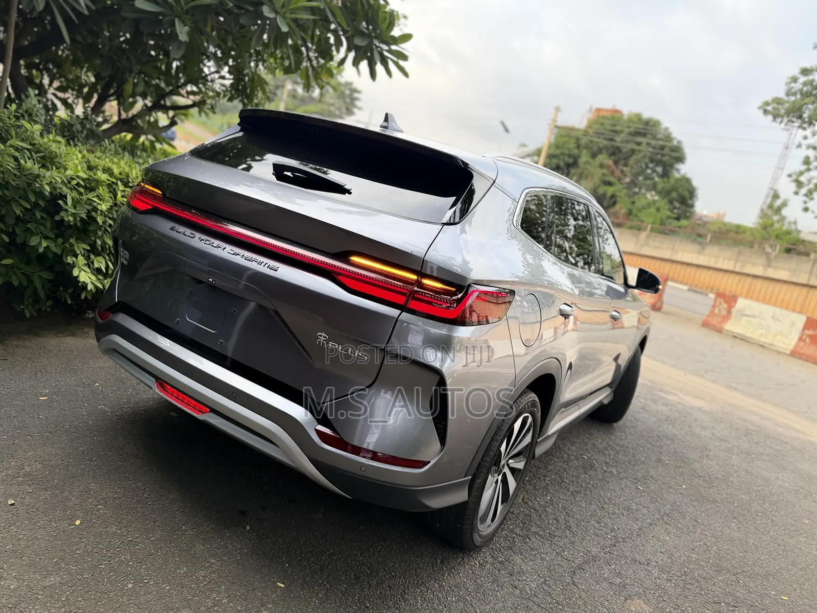 New BYD Song Plus DM-i 2025 Gray