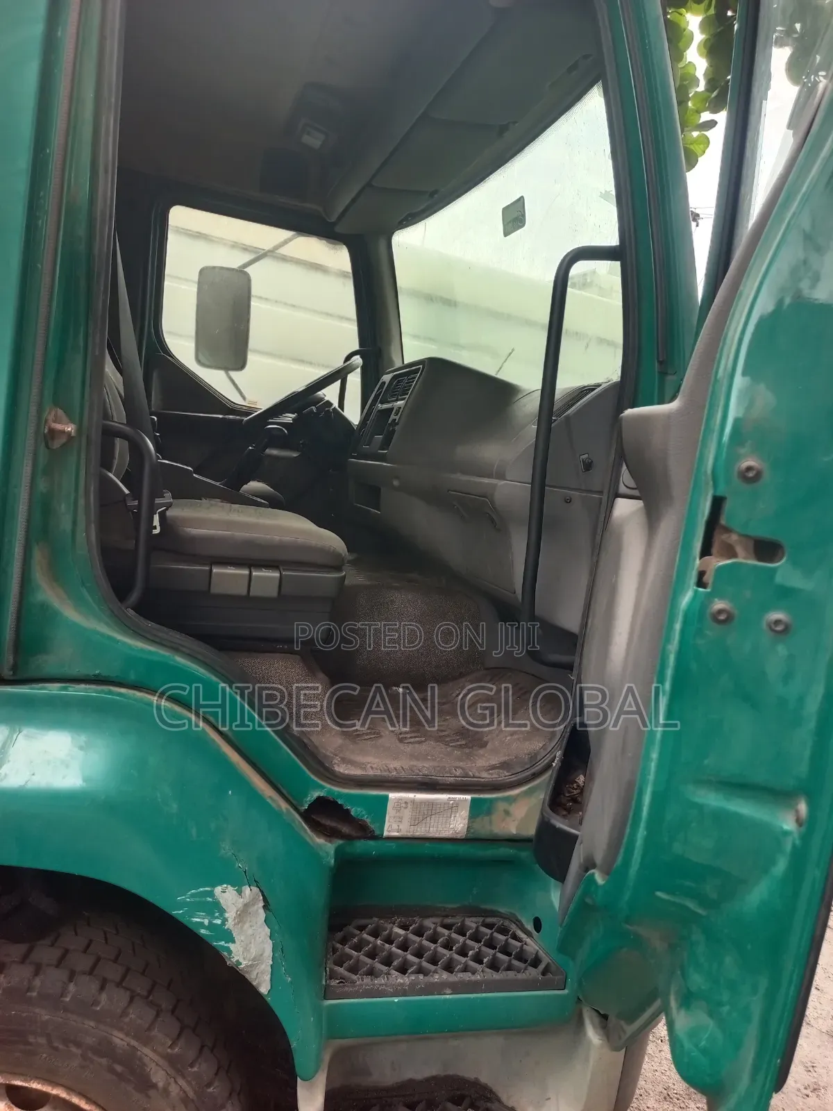 Renault Midlum Box Truck 6 Tyres (Registered)
