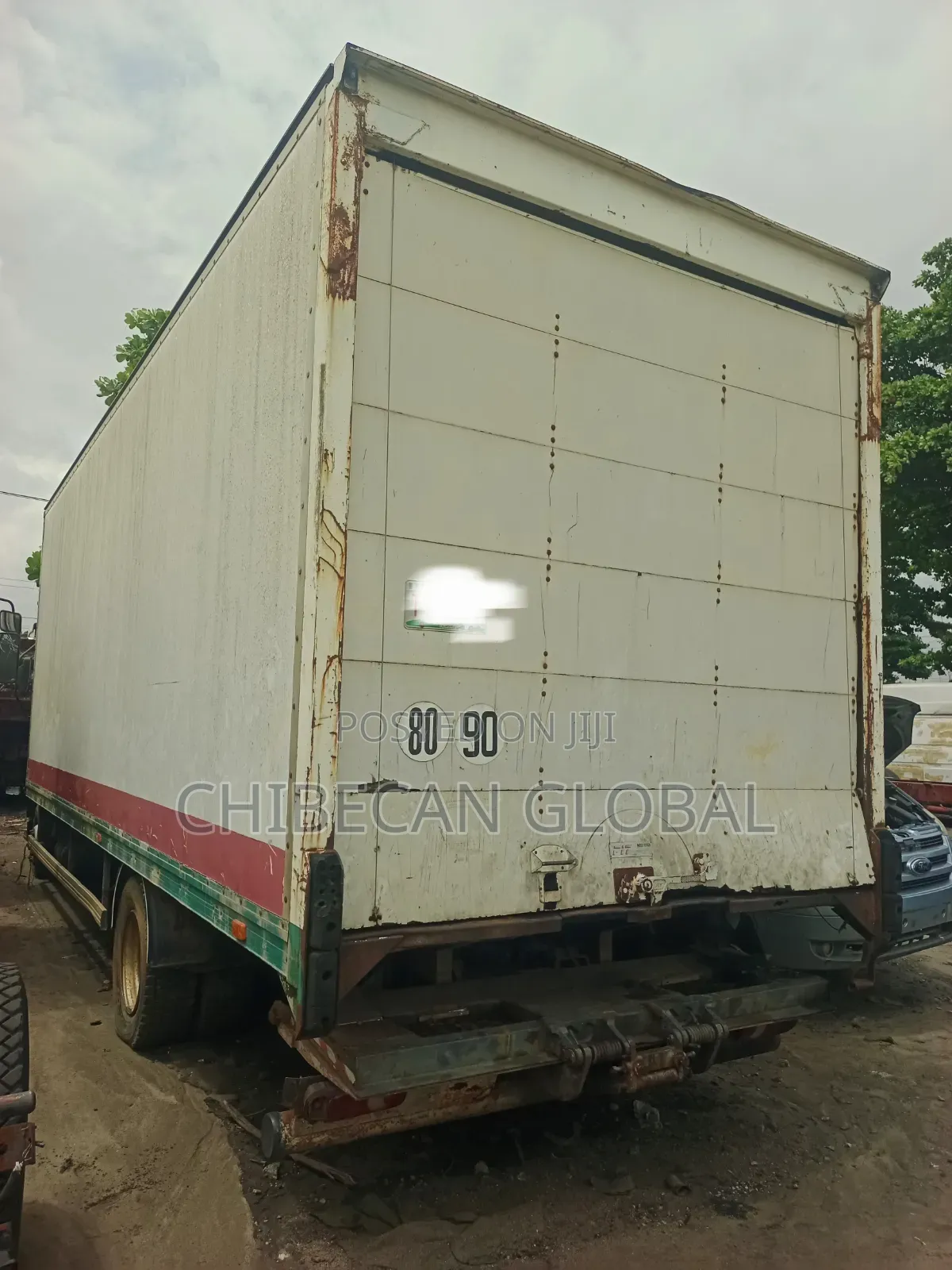 Renault Midlum Box Truck 6 Tyres (Registered)