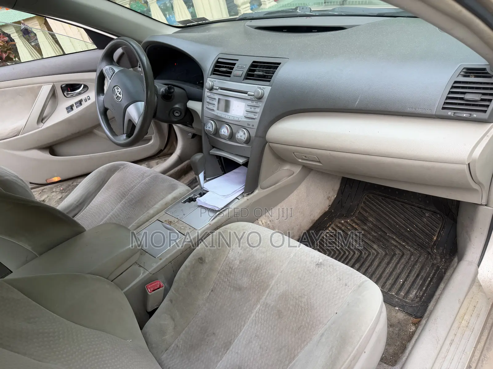 Toyota Camry LE 4dr Sedan (2.5L 4cyl 6AM) 2010 Gold