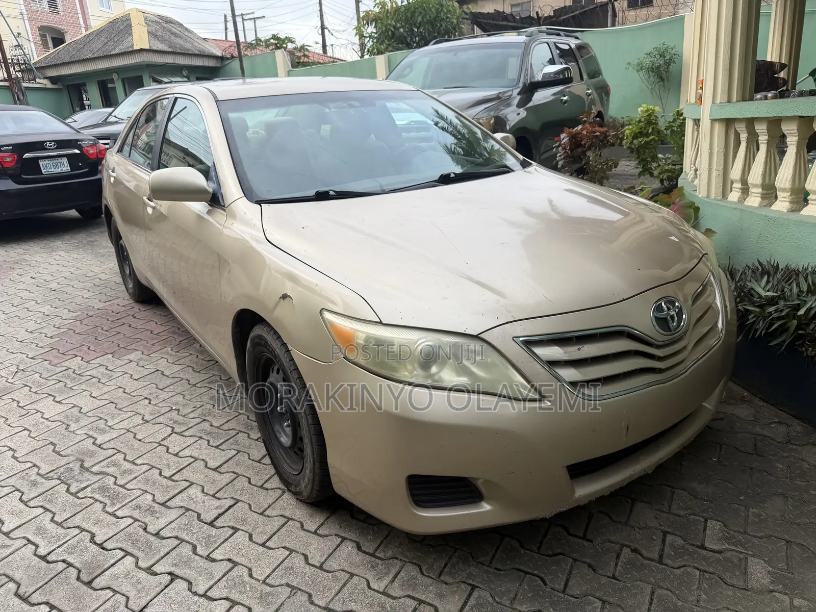 Toyota Camry LE 4dr Sedan (2.5L 4cyl 6AM) 2010 Gold