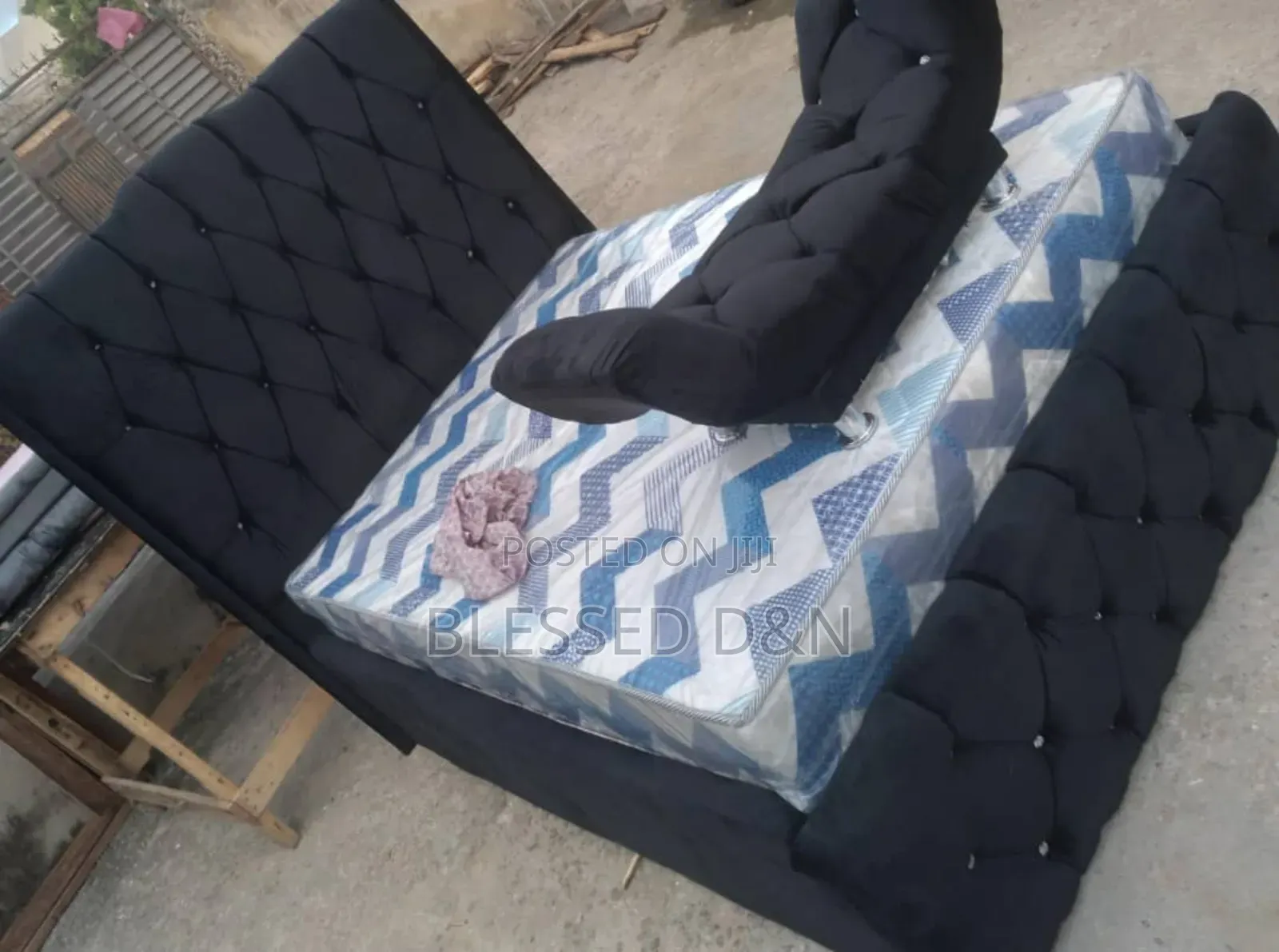 Luxury Complete Set of 4.5/6 Button Bed Frama