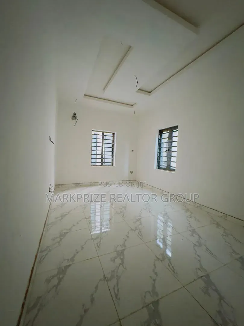 6bdrm Duplex in Magodo Phase 2 Lagos for sale