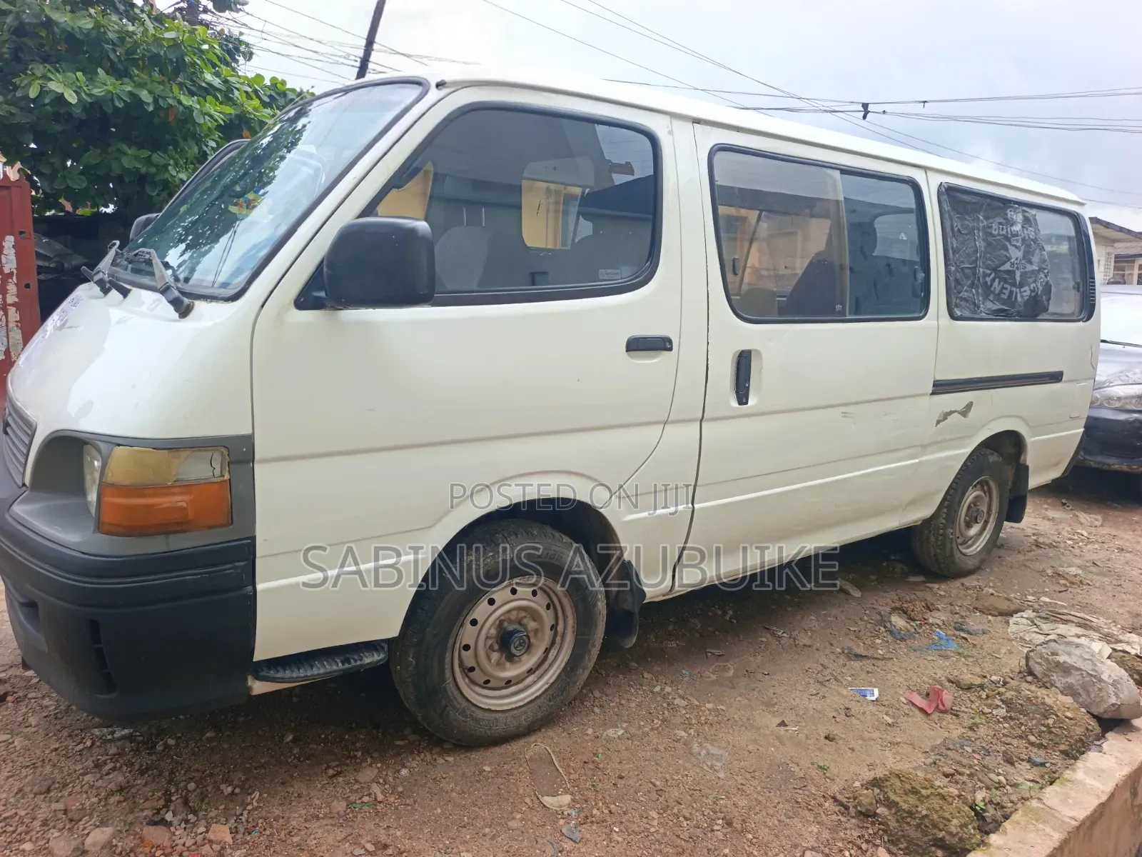 Toyota HiAce 2002 White