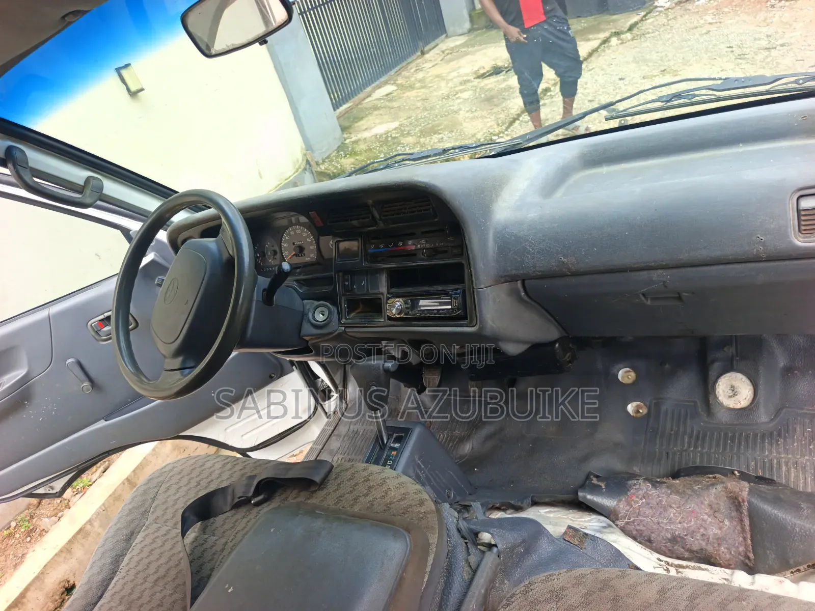 Toyota HiAce 2002 White