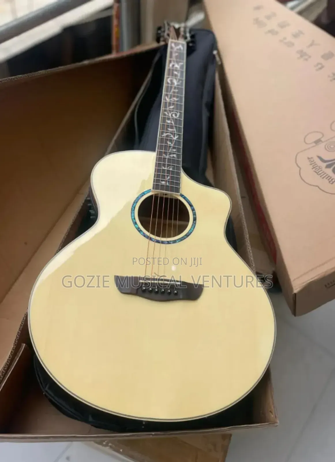 40 Inches Semi Electro Acoustic Bullfighter.