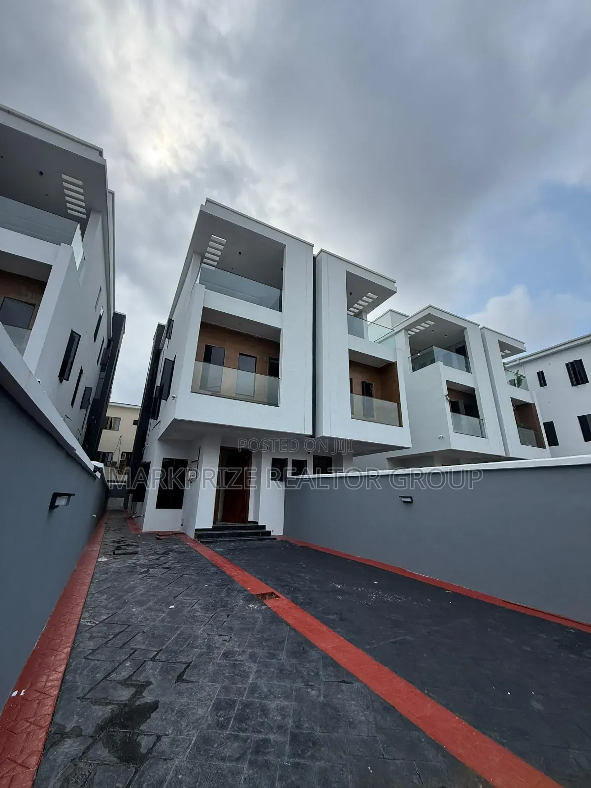 4bdrm Duplex in Ogudu Gra 1 Lagos for sale