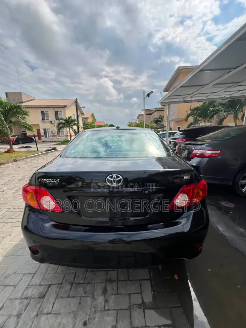 Toyota Corolla 2010 Black