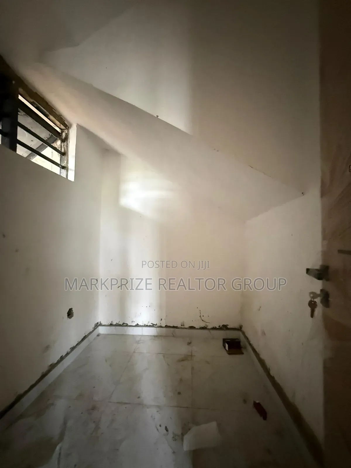 5bdrm Duplex in Ogudu Gra 1 Lagos for sale