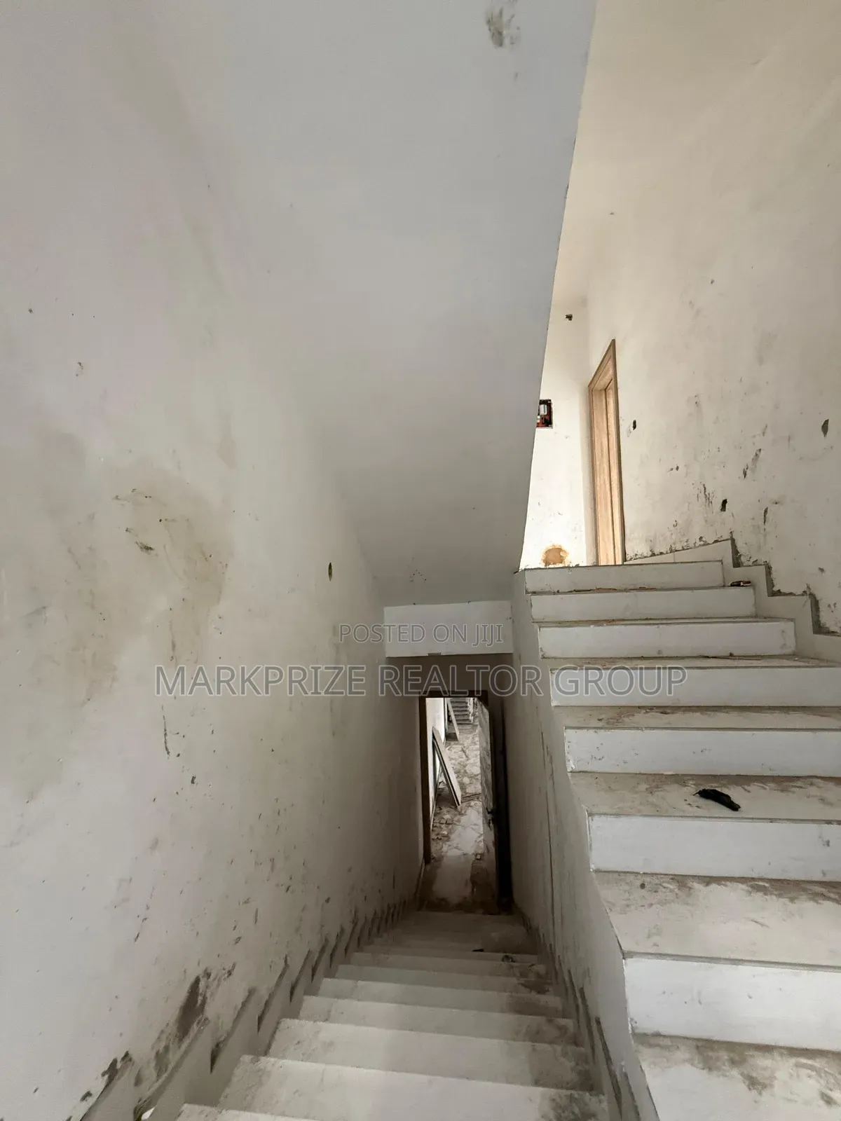 5bdrm Duplex in Ogudu Gra 1 Lagos for sale