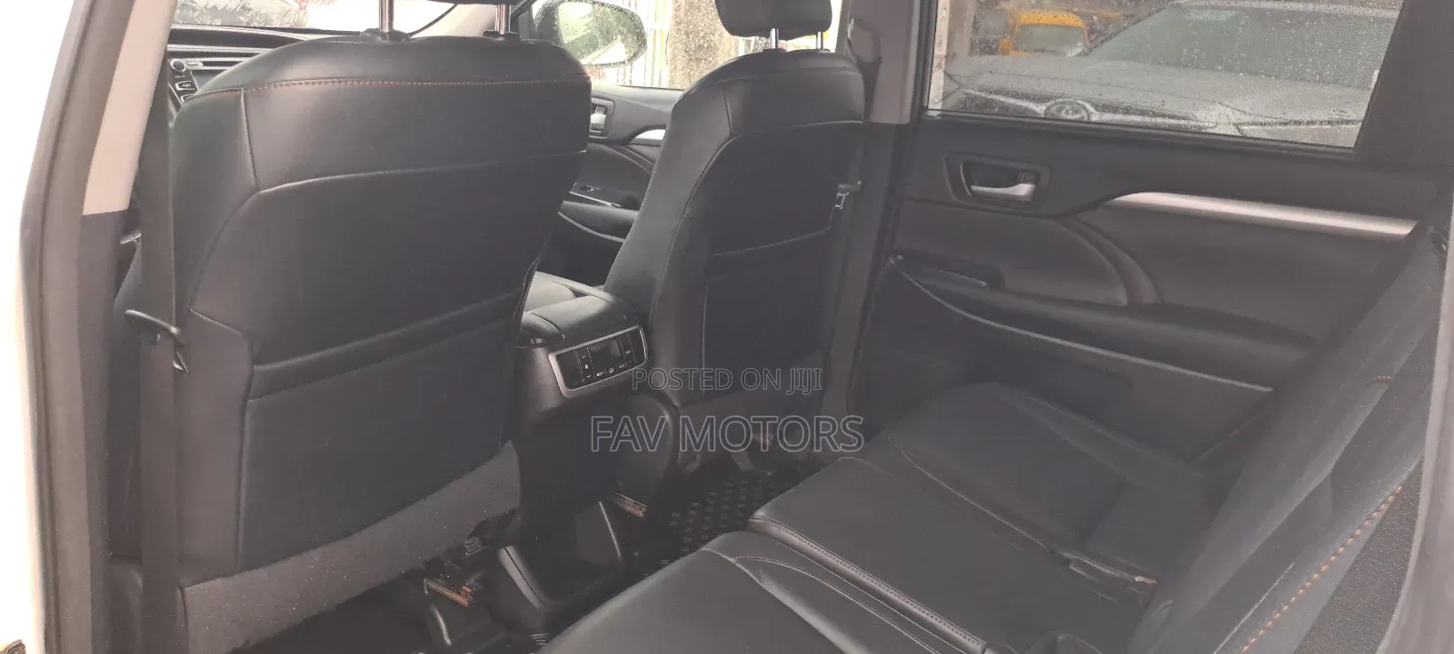 Toyota Highlander XLE 4dr SUV AWD (3.5L 6cyl 6A) 2015 White